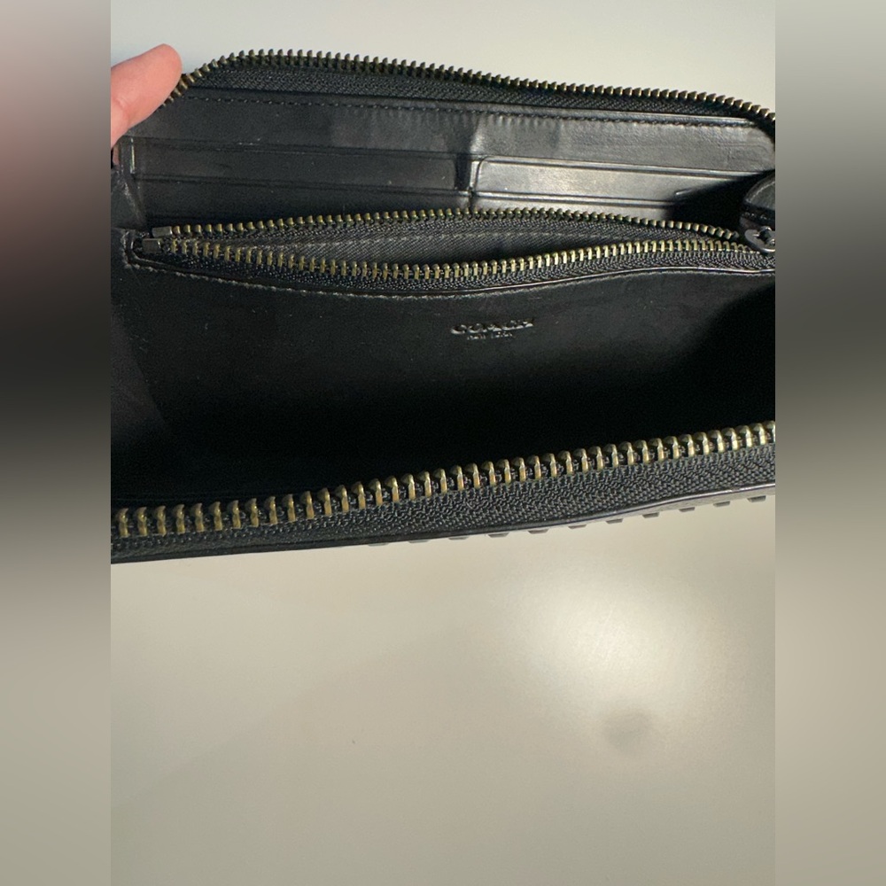 Coach Vintage Black Leather Zip Wallet - Picture 12 of 15